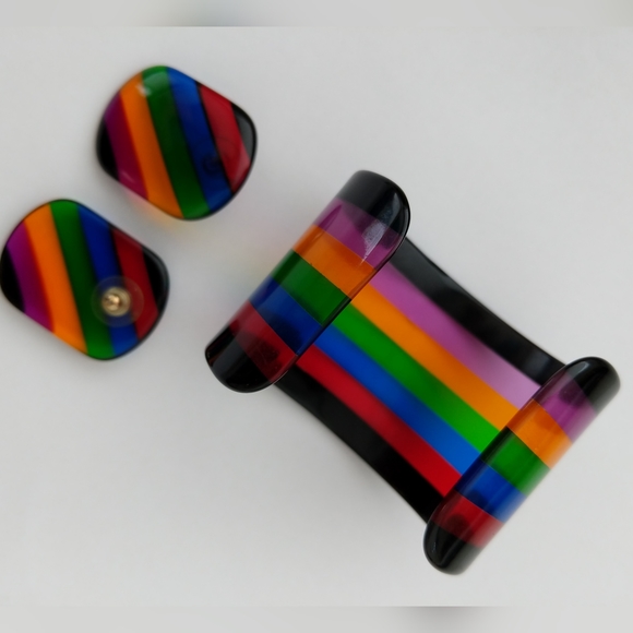 80's Vintage Transparent Rainbow Cuff & Earring set - Picture 14 of 16